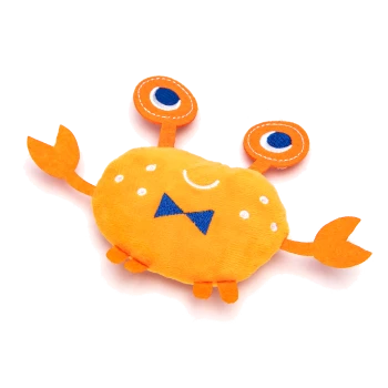 Ein niedliches, plüschiges orangenes Krabben-Spielzeug mit großen Augen und einer blauen Fliege, entworfen für Haustiere.