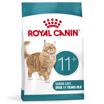 Royal Canin kattenvoerzak met oranje gestreepte kat, turkoois/witte verpakking met opschriften 'ROYAL CANIN', '11+', 'Senior katten ouder dan 11 jaar'