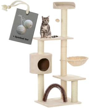 Katzenbaum mit mehreren Ebenen, Kratzpfosten und einem gemütlichen Versteck, mit einer grauen Katze, die oben sitzt, und einem Etikett mit der Aufschrift '+ Spielball Set.'