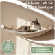 Langhaarige getigerte Katze in einer Wandhängematte; sichtbarer Text: 'Sicherer Halt für XXL-Stubentiger' und 'Getestete Tragkraft 24,7 kg'