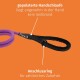 Lila Hundeleine mit einem gepolsterten Griff, gekennzeichnet mit "Floxik" und einem Verbindungshaken für Zubehör, vor einem orangefarbenen Hintergrund.