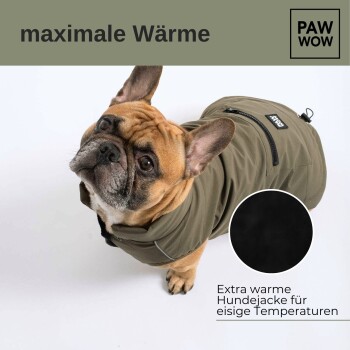 Ein Französischer Bulldogge trägt eine olivgrüne Hundejacke, mit dem Text "maximale Wärme" und "Extra warme Hundejacke für eisige Temperaturen."
