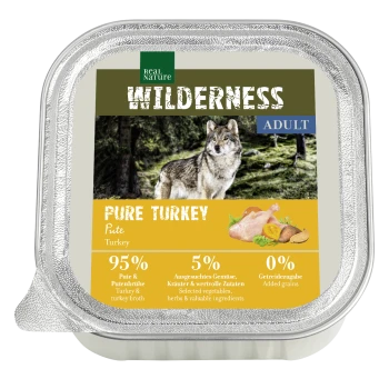 Verpackung für Nassfutter für Hunde mit einem Wolf, beschriftet mit "WILDERNESS ADULT PURE TURKEY", mit 95 % Truthahn, Brühe und 5 % Gemüse.