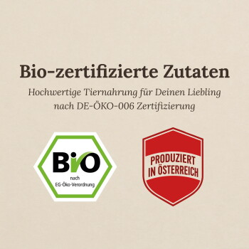 Deutsches Etikett 'Bio-zertifizierte Zutaten' mit DE-ÖKO-006-Untertext und zwei Abzeichen: 'Bio' und 'Produziert in Österreich'