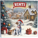Hund mit Weihnachtsmütze sitzt im Schnee mit Weihnachtsgeschenken, geschmücktem Baum, verschneitem Dorf und „RINTI“-Schriftzug darüber.