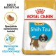 Torba z jedzeniem dla szczeniąt Royal Canin Shih Tzu z ilustracją małego psa rasy Shih Tzu, z tekstem podkreślającym odżywianie rasy i wsparcie odporności.