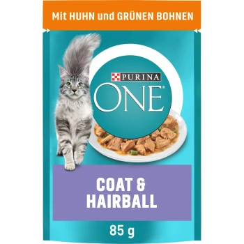 Purina ONE Katzenfutterpaket mit einer grauen Katze, mit einer Schüssel Futter und dem Text "FELL & HAARBALL" und "Mit Huhn und Grünen Bohnen."