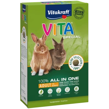 Eine bunte Haustierfutterbox mit zwei Kaninchen auf der Vorderseite, beschriftet mit "Vitakraft VITA SPECIAL 100% ALL IN ONE ADULT >6 MONATE" auf grünem Hintergrund.