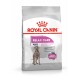 Royal Canin Relax Care Hundefutterbeutel, beschriftet mit "MAXI" für Hunde von 26-45 kg, fördert die Anpassung an Veränderungen mit der Behauptung "+44% normales Verhalten".