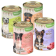 Vier LECKER.PET Hundefutterdosen: Paulas (Hühnchen), Ginos (Fleisch), Lunas (Hühnchen/Truthahn) und Josies (Muskel Fleisch), alle beschriftet mit "100% natürlich."