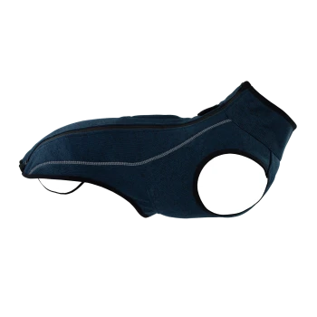 Eine Seitenansicht eines blauen Hundegeschirrs mit einem schlanken Design, mit reflektierenden Nähten und einem verstellbaren Riemen.