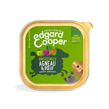 Barquette verte Edgard & Cooper pour chien avec bord doré ; l'étiquette indique «Irrésistibles Agneau & Bœuf», «Pour chiens adultes», «Sans céréales»