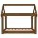 Holzrahmen für ein Haustierbett mit einem hausförmigen Design, das eine Lattenbasis und ein warmes braunes Finish aufweist.