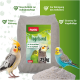 Ein 25 kg Sack Panto Vogelsand, einem feinen weißen Vogelsand mit Kalk und Anisöl, mit bunten Vögeln auf dem Etikett.