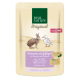 Beutel mit Real Nature Haustierfutter mit einer Illustration von einem Kaninchen und einer Ente, beschriftet 'Kaninchen mit Geflügel', mit hervorgehobenen Nährwerten.
