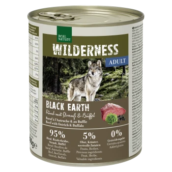 Dosenfutter "Wilderness Black Earth" für Haustiere mit einem Wolf im Wald. Enthält 95% Rind, Strauß, Büffel und 5% Früchte und Kräuter.