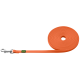 Orangefarbene Hundeleine, ordentlich aufgerollt mit einem Metallclip an einem Ende und einem grünen und gelben "HUNTER"-Logoschild.