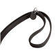 Schwarze Leder-Hundeleine mit einem silbernen Metallring und einem runden Anhänger mit einem Hundesilhouette.