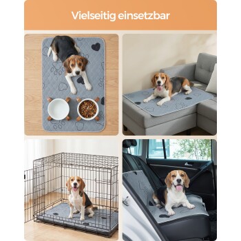 Beagle auf grauer Pfotenmuster-Haustiermatte, dargestellt als Füttermatte, Sofabezug, Kisteneinlage und Autositzbezug; sichtbarer Text 'Vielseitig einsetzbar'