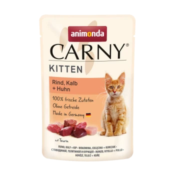 Tüte mit Animonda Carny Kittenfutter mit einem verspielten orangefarbenen Kätzchen, beschriftet mit "Rind, Kalb + Huhn" und "100% frische Zutaten, Ohne Getreide."