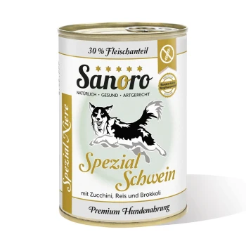 Dosenfutter für Hunde von Sanoro, beschriftet "Spezial Schwein", mit einer Grafik eines rennenden Hundes, mit Zutaten Zucchini, Reis und Brokkoli.