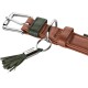 Gepolstertes braunes Lederhalsband mit grünen Akzenten, silberner Schnalle und D-Ring, grüner Quastenanhänger mit Gravur "HUNTER".