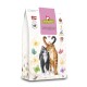 Eine 3 kg Tüte GranataPet DeliCATessen Katzenfutter mit einer verspielten Illustration einer schwarz-orange gestreiften Katze, umgeben von bunten Schmetterlingen.
