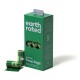 Grüne Box mit lavendelfarbenen Hundekotbeuteln von Earth Rated, die 315 Beutel enthält, mit einem Fenster, das die Rollen im Inneren zeigt.