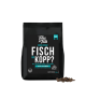 Schwarze Tales & Tails Tierfuttertüte mit der Aufschrift ‚FISCH IM KOPP?‘ sowie ‚Mit frischer Forelle & Hering‘ und einem Haufen Trockenfutter.