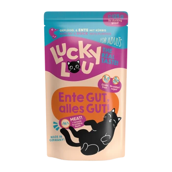 Pochette de nourriture pour chats Lucky Lu avec une illustration de chat noir, étiquetée "Volaille & Canard avec Citrouille," sans céréales, 96% de viande.