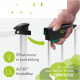 Haustier-Tor, das mit einer Hand gezeigt wird, die die Benutzerfreundlichkeit demonstriert. Deutscher Text hebt Funktionen wie automatisches Schließen und einseitiges Öffnen hervor.
