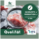 Eine Nahaufnahme von rohem Fleisch unter einer Lupe auf Eis, mit dem Text "Qualität" und Zertifizierungen für Nährwerte und Produktion durch IFS Food.
