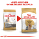 Bild, das zwei Taschen von Royal Canin Hundefutter für Yorkshire Terrier vergleicht, mit dem Text "NEUES AUSSEHEN, UNVERÄNDERTE REZEPTUR."