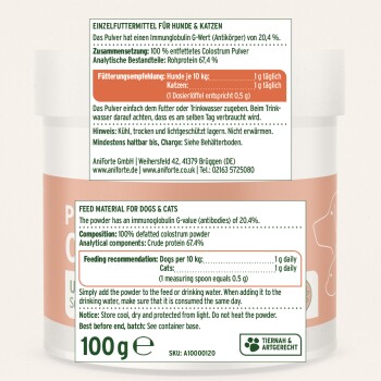 Etikett des Tierpulvers: 'Feed material for dogs & cats' (Futtermittel für Hunde & Katzen), 100% entfettetes Kolostrum, Rohprotein 67,4%, Fütterung 1 g/10 kg, 100 g.