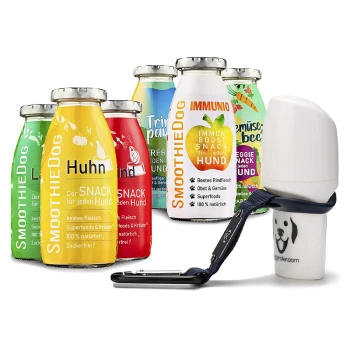 Bunte "SmoothieDog" Smoothie-Flaschen für Hunde, mit Huhn, Rind, Gemüsegeschmack und einem "Immunio" Immunbooster-Snack.