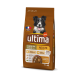 Sac de nourriture pour chiens avec un Border Collie, étiqueté 'Ultima Medium Maxi Adult' pour les chiens âgés de 1 à 7 ans, avec une saveur de poulet.
