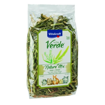 Nature Mix Hafer+Dinkel 2x100g Eine durchsichtige Plastiktüte mit Vitakraft Vita Verde Nature Mix, gefüllt mit getrocknetem Gras und Kräutern, mit Bildern von kleinen Tieren auf dem Etikett.