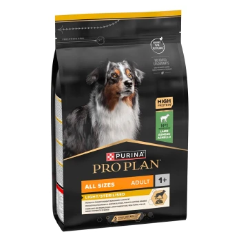 PURINA All Sizes Adult Dog Light / Sterilised Agneau 3 kg Sac noir et or de nourriture pour chiens Purina Pro Plan pour adultes, présentant un chien sur le devant, étiqueté "High Protein" et "Light/Sterilised."