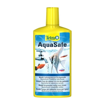Flasche Tetra AquaSafe Wasseraufbereiter für Fische, mit einem Wasserhahn und Fischillustrationen, mit mehrsprachigem Text zu den Vorteilen.