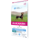 Torba z suchą karmą dla psów Eukanuba Daily Care z dachshundem na trawie, oznaczona "Kontrola Wagi" dla małych i średnich ras, 15 kg.