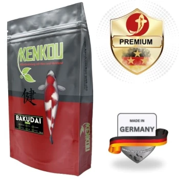 Kenkou Bakudai Koi-Futterverpackung mit einem roten und grauen Design, mit einem Koi-Fischbild, "PREMIUM"-Abzeichen und dem Etikett "MADE IN GERMANY".