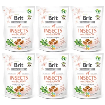 Sześć torebek Brit Crunchy Snack dla psów, z "Owady z łososiem" wzbogacone tymiankiem, wspomagające trawienie.