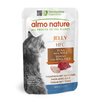 Tüte Almo Nature Katzenfutter mit Thunfisch und Seezunge, beschriftet mit 'JELLY HFC', mit dem Profil einer Katze und mehrsprachigem Text.