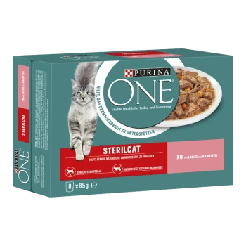 Verpackung von Purina ONE Sterilcat Katzenfutter, mit einer grauen Katze, mit Text, der Vorteile und Zutaten hervorhebt: "X8 mit Lachs und Karotten."