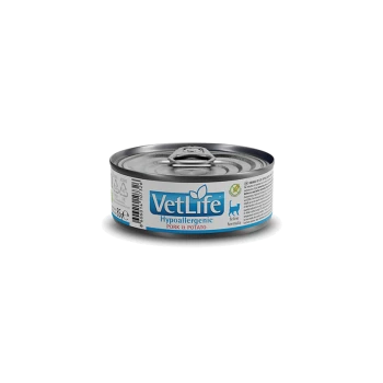 VetLife hypoallergenes Schweine- und Kartoffel-Katzenfutter in der Dose, mit einem Zuglaschenverschluss und einem blauen und silbernen Etikett mit einem Katzenicon.
