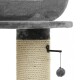 Grauer Katzenbaum mit einer plüschigen oberen Plattform, einem mit Sisal umwickelten Kratzbaum und einem hängenden grauen Pom-Pom-Spielzeug.