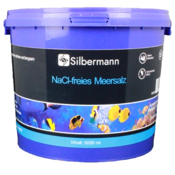 Lila Eimer mit Silbermann NaCl-freiem Meersalz für Aquarien, gekennzeichnet mit 5000 ml Inhalt und bunten Fischgrafiken.