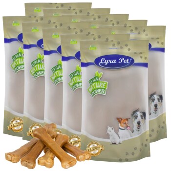 Lyra Pet Hundeleckerlipackung mit drei Hunden auf der Vorderseite, mit fünf Kaustangen davor; beschriftet "Lyra Nature Power."