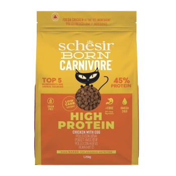 Bag of Schesir Born Carnivore high protein cat food with chicken and egg, 45% protein, grain free, 1.25kg.