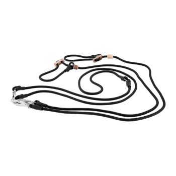Schwarze verstellbare Hundeleine mit Metallclip und Holzakzenten, entworfen für Spaziergänge und Kontrolle von Haustieren.